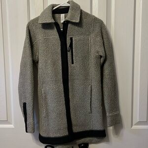 EUC Oiselle Shacket size XS